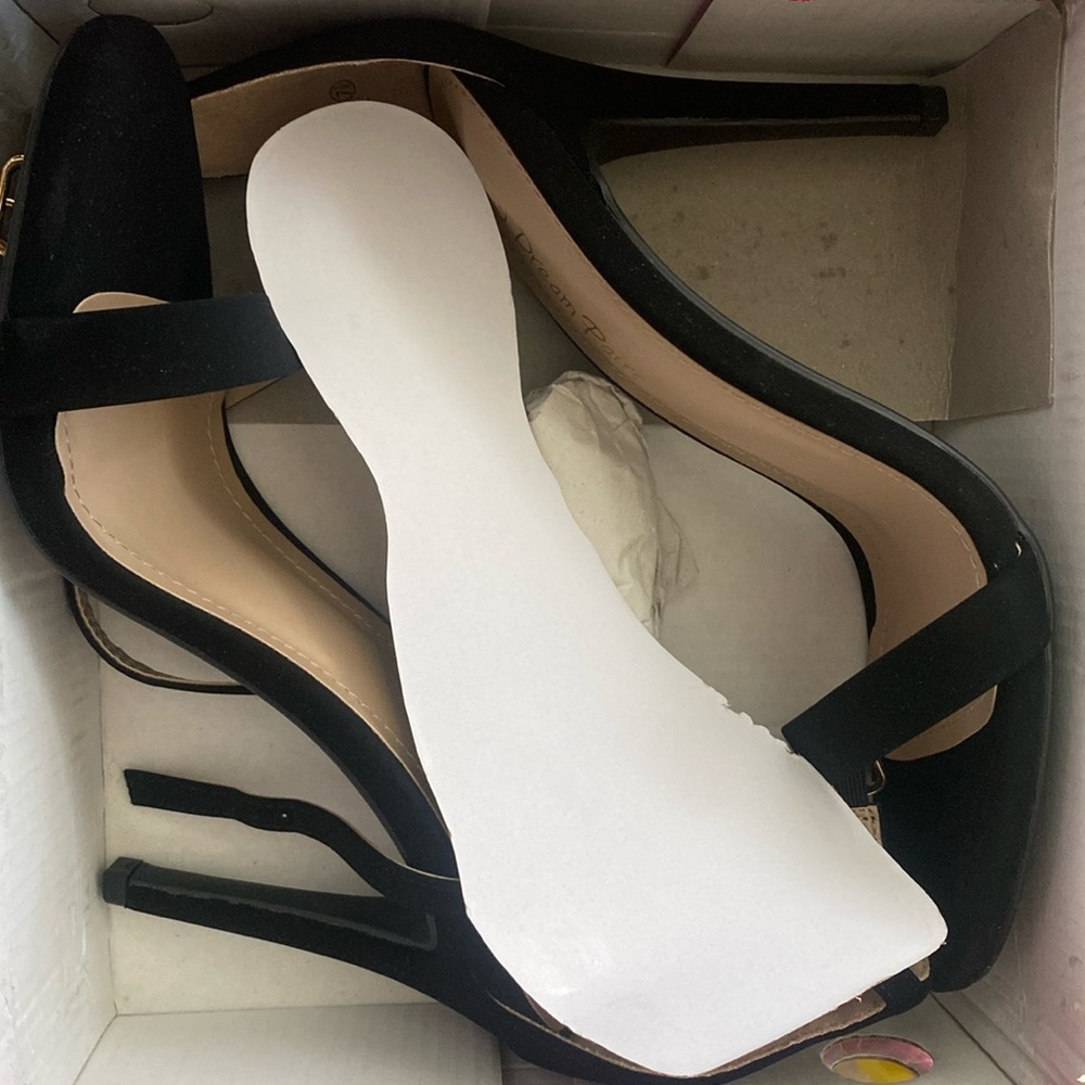 Dream Pairs, Karrie heels, black  size 7.5(US) , 38.5 (EU)